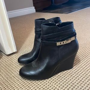 Black wedge booties from Chinese laundry! Size 8.5! In excellent condition!!